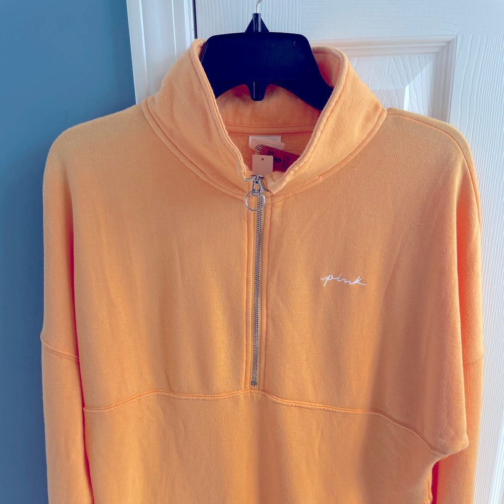 VICTORIA SECRET PINK SWEATSHIRT NWT SIZE XS